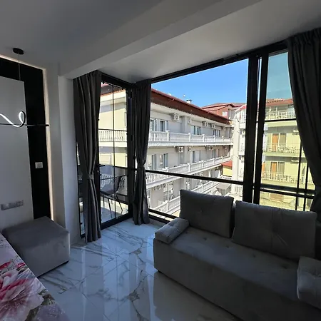 Stitch On The 1 Paralía