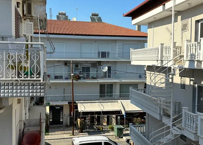 Stitch On The 1 * Paralía